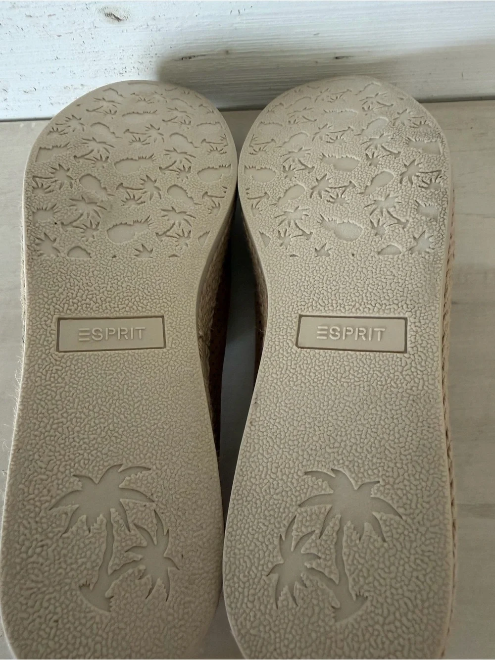 Esprit Nadine Perforated Suede Slip-On Sneaker Women’s 10M Brown NEW
